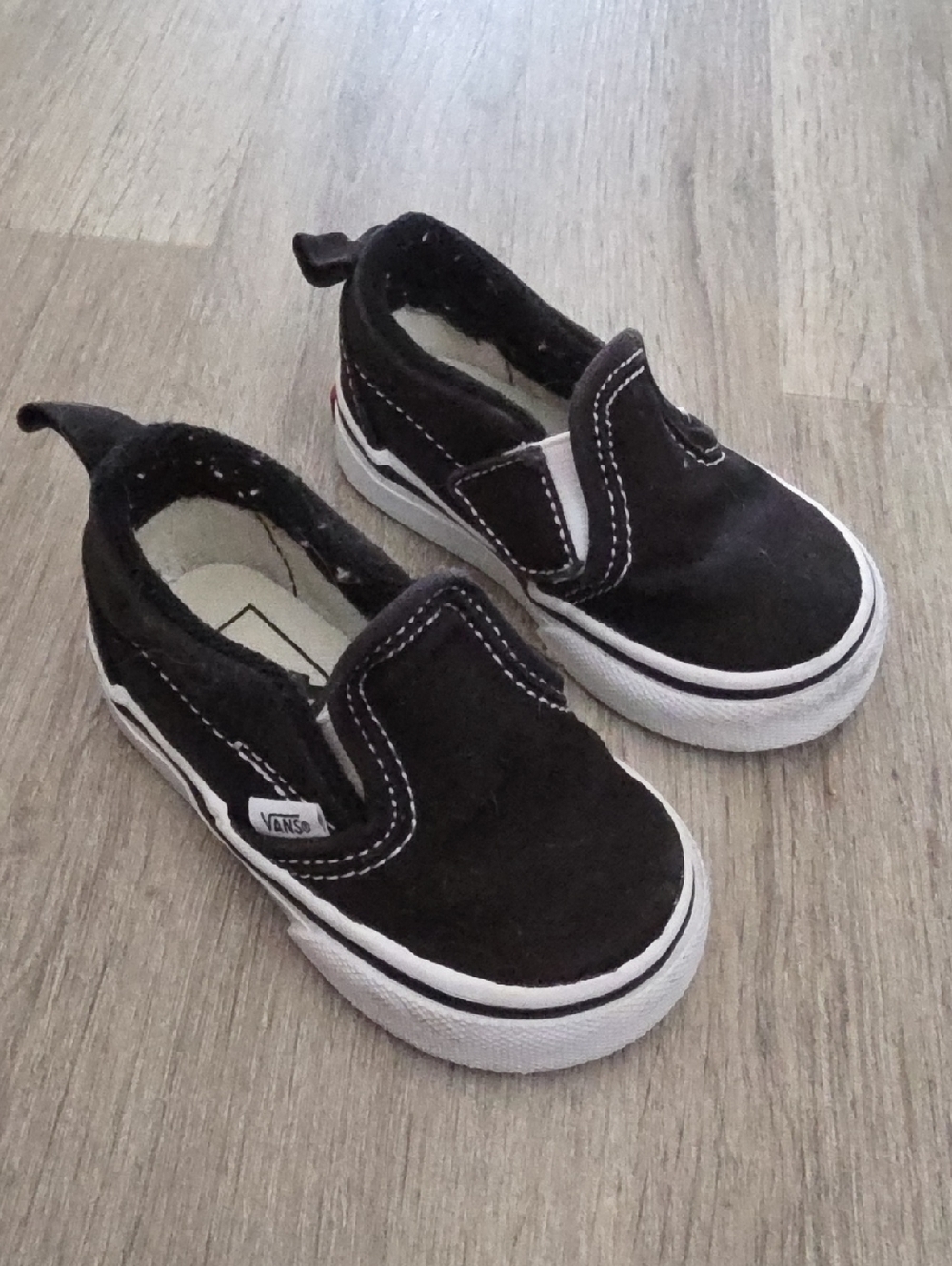 Vans Toddler Classic Slip-On V Shoe Black and White